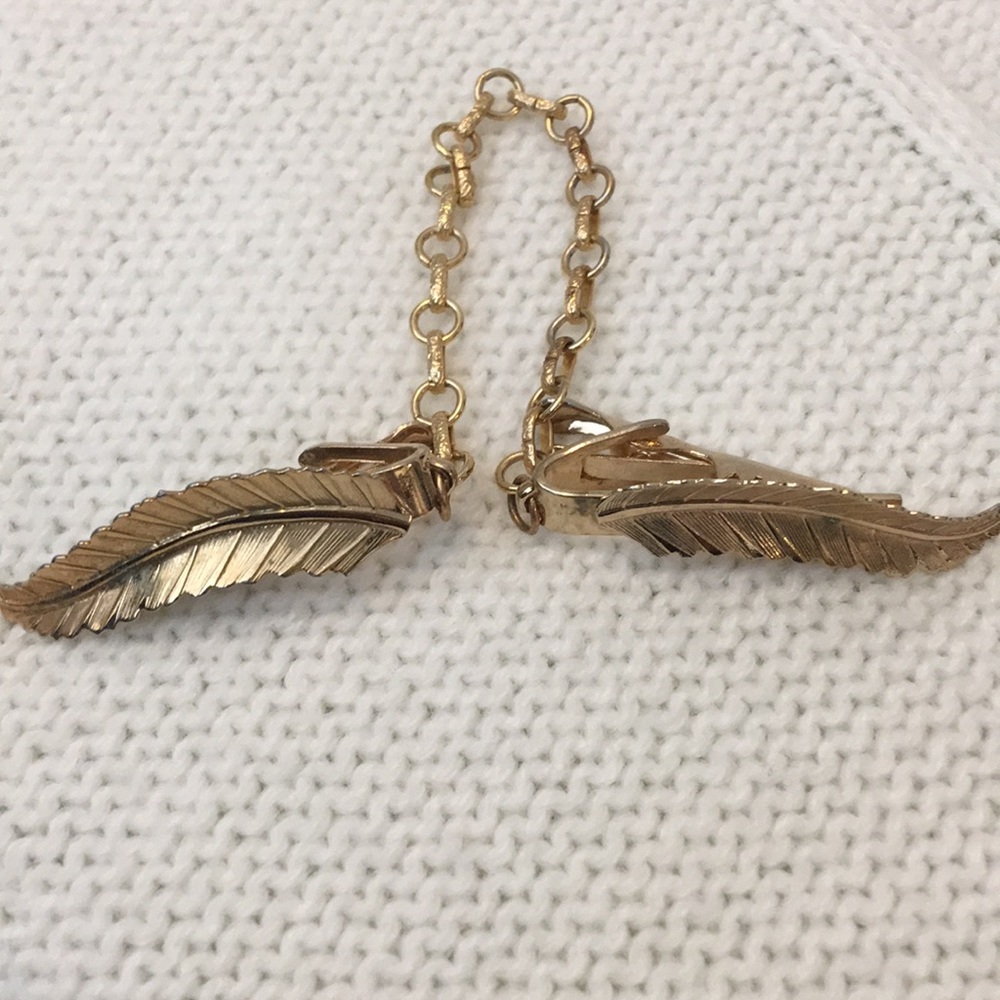 Vintage goldtone leaf scarf sweater clips